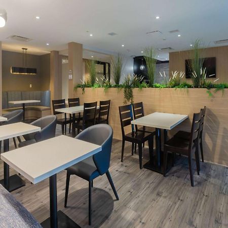 Microtel Inn & Suites By Wyndham Oyster Bay Ladysmith Bagian luar foto
