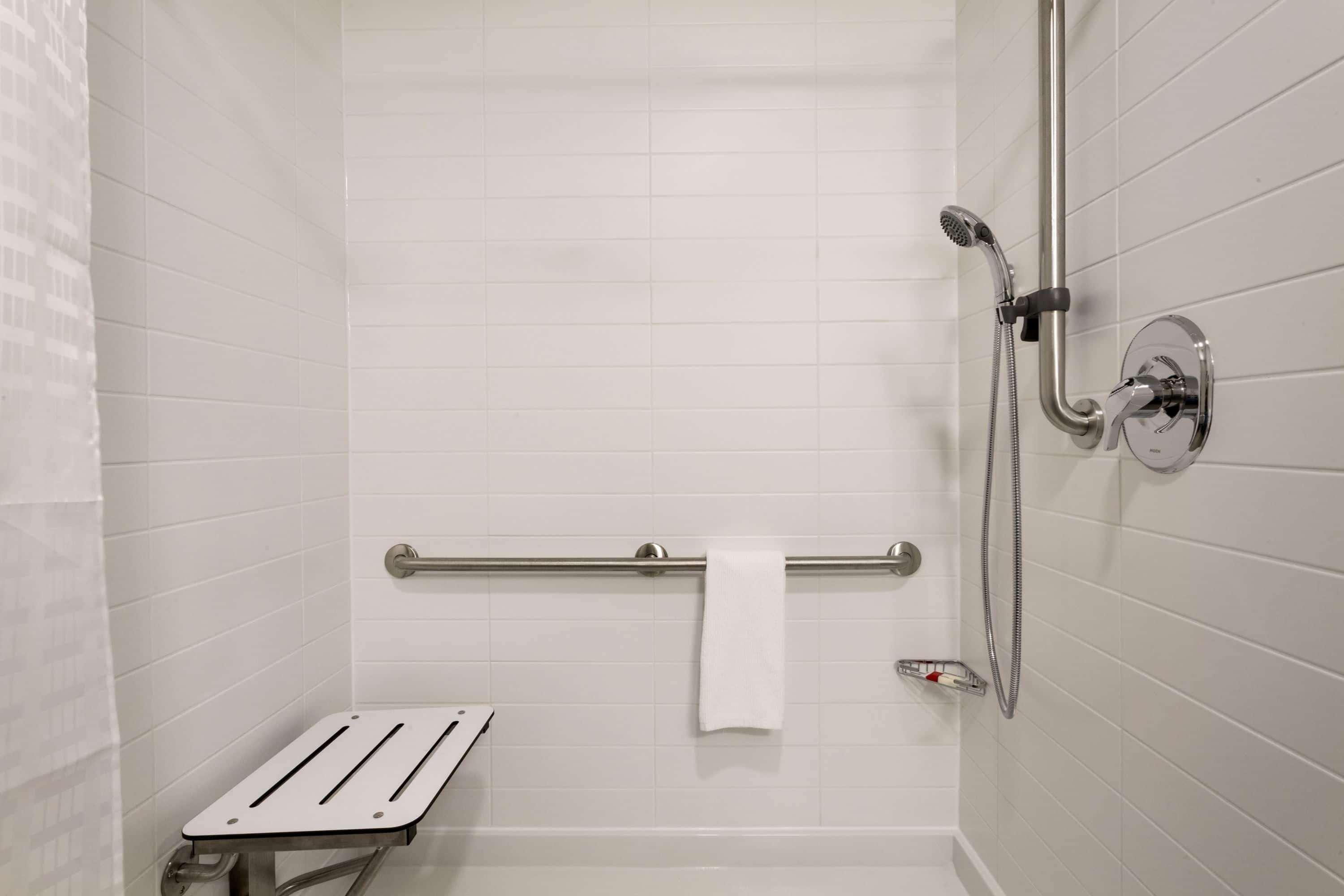 Microtel Inn & Suites By Wyndham Oyster Bay Ladysmith Bagian luar foto