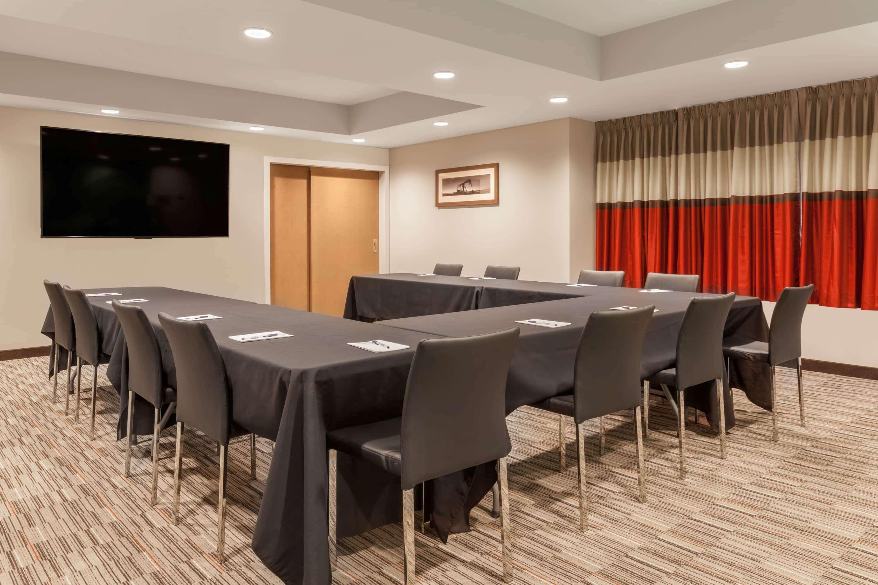Microtel Inn & Suites By Wyndham Oyster Bay Ladysmith Bagian luar foto