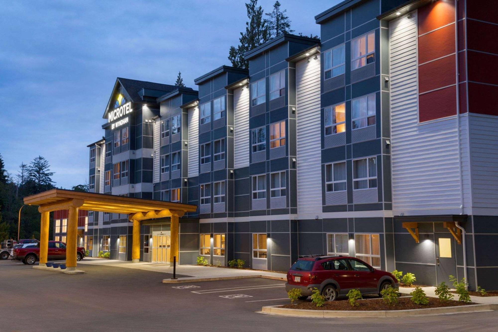 Microtel Inn & Suites By Wyndham Oyster Bay Ladysmith Bagian luar foto