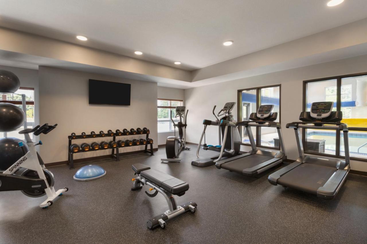 Microtel Inn & Suites By Wyndham Oyster Bay Ladysmith Bagian luar foto